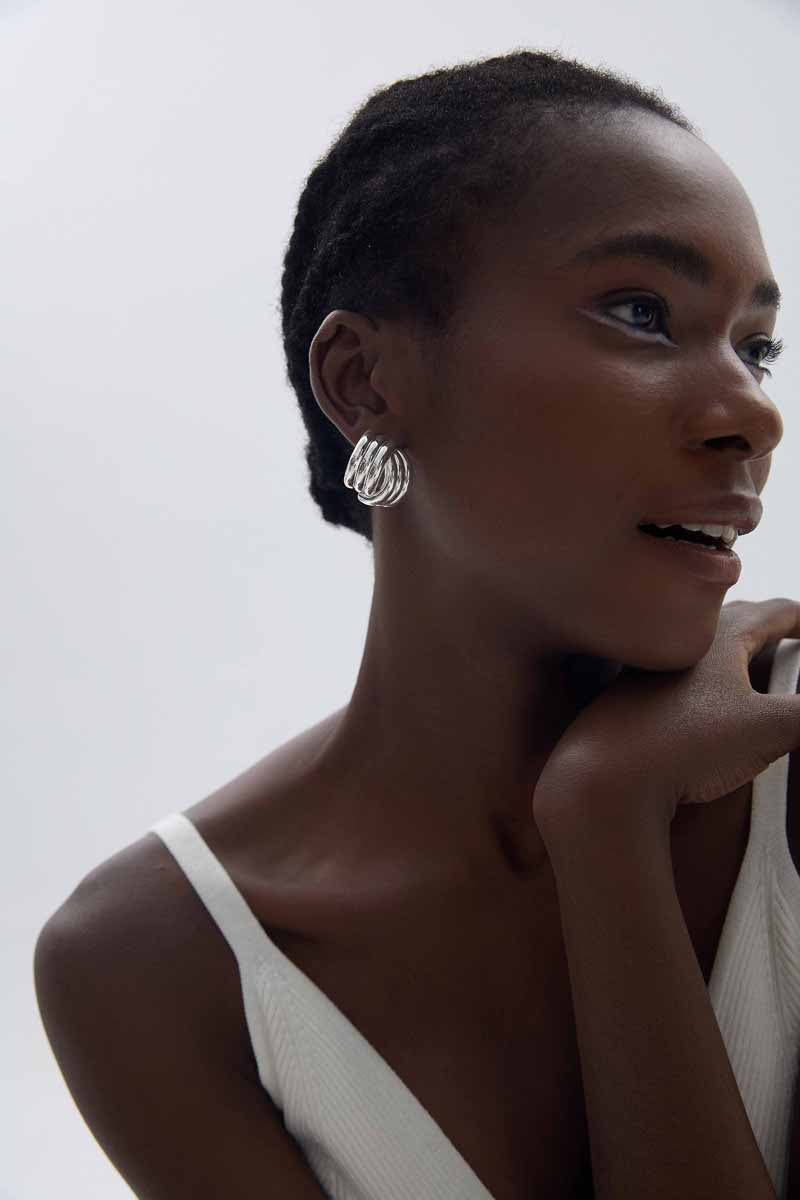 Vaie Earrings