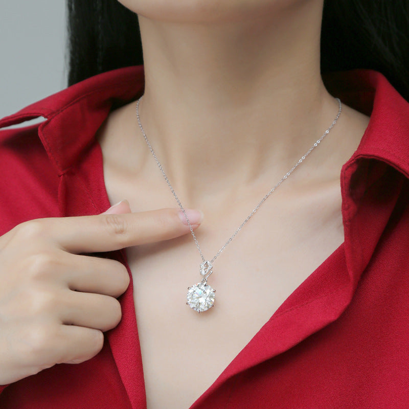 Valentina moissanite necklace