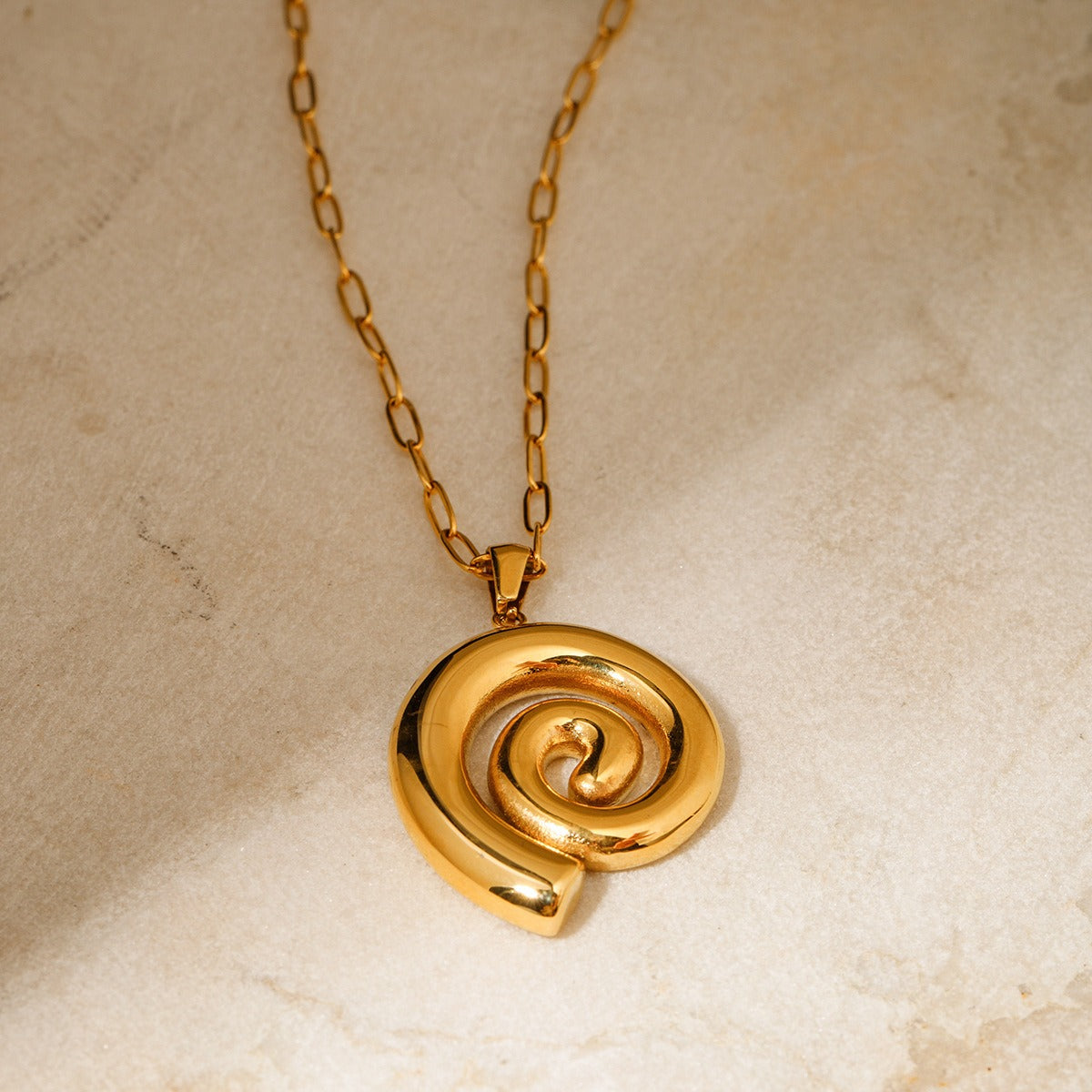 The swirl necklace