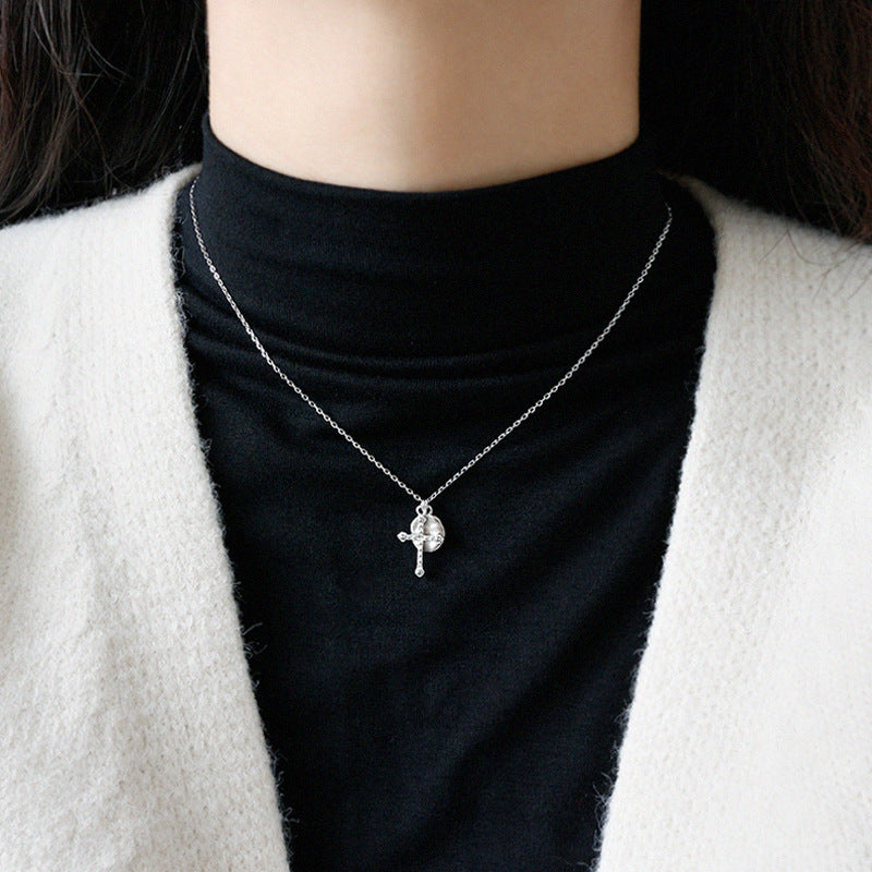 Cross pendant Necklace