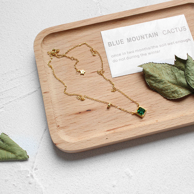 The Emerald Dream -  Dainty Necklace