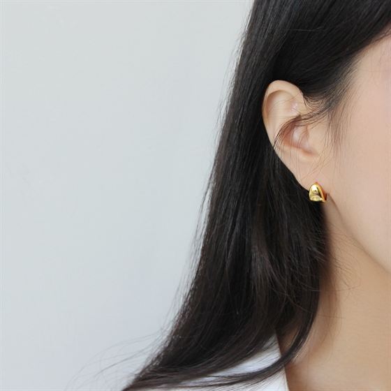 The Triangle Hoops