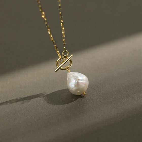 Pearl drop Necklace