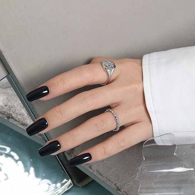 Iris signet ring