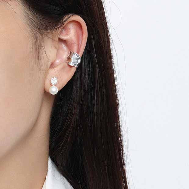 Comos Pearl earrings