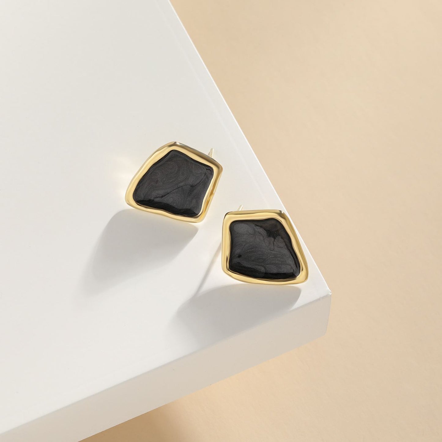 Irregular Geometry BLACK/WHITE Earrings