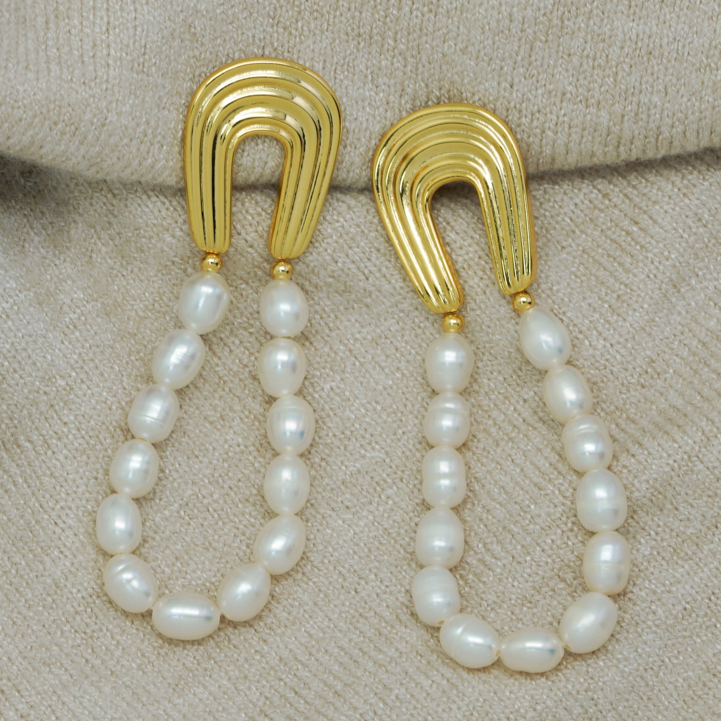 Make a Statement with Pearl U Dangling Earrings